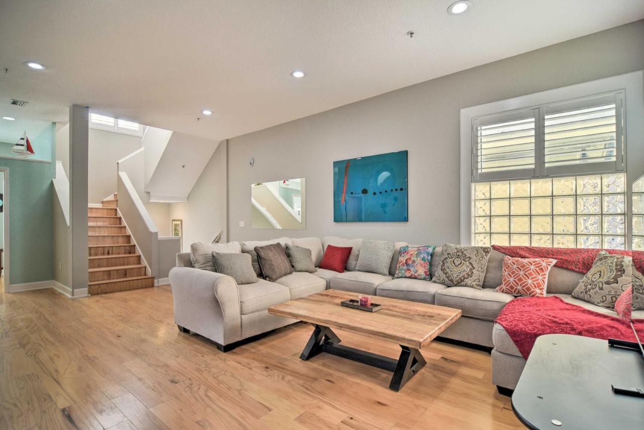 קלירווטר ביץ' Coastal Sea Side Townhome - Walk To Beach! מראה חיצוני תמונה